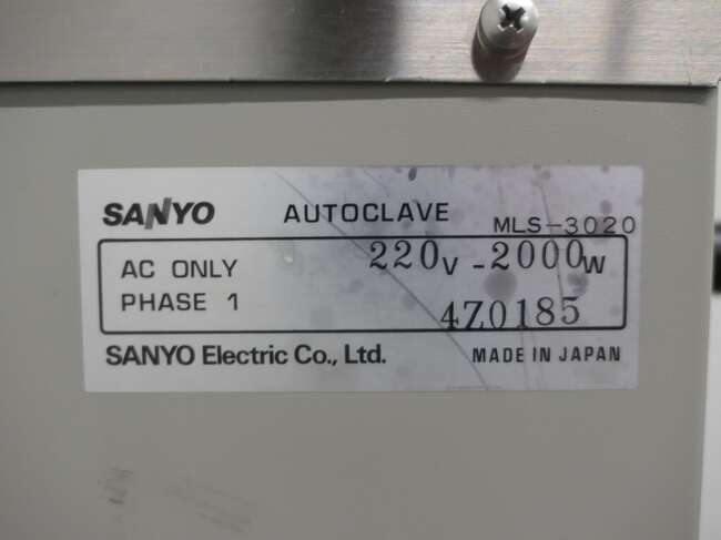 Sanyo laboratory autoclave